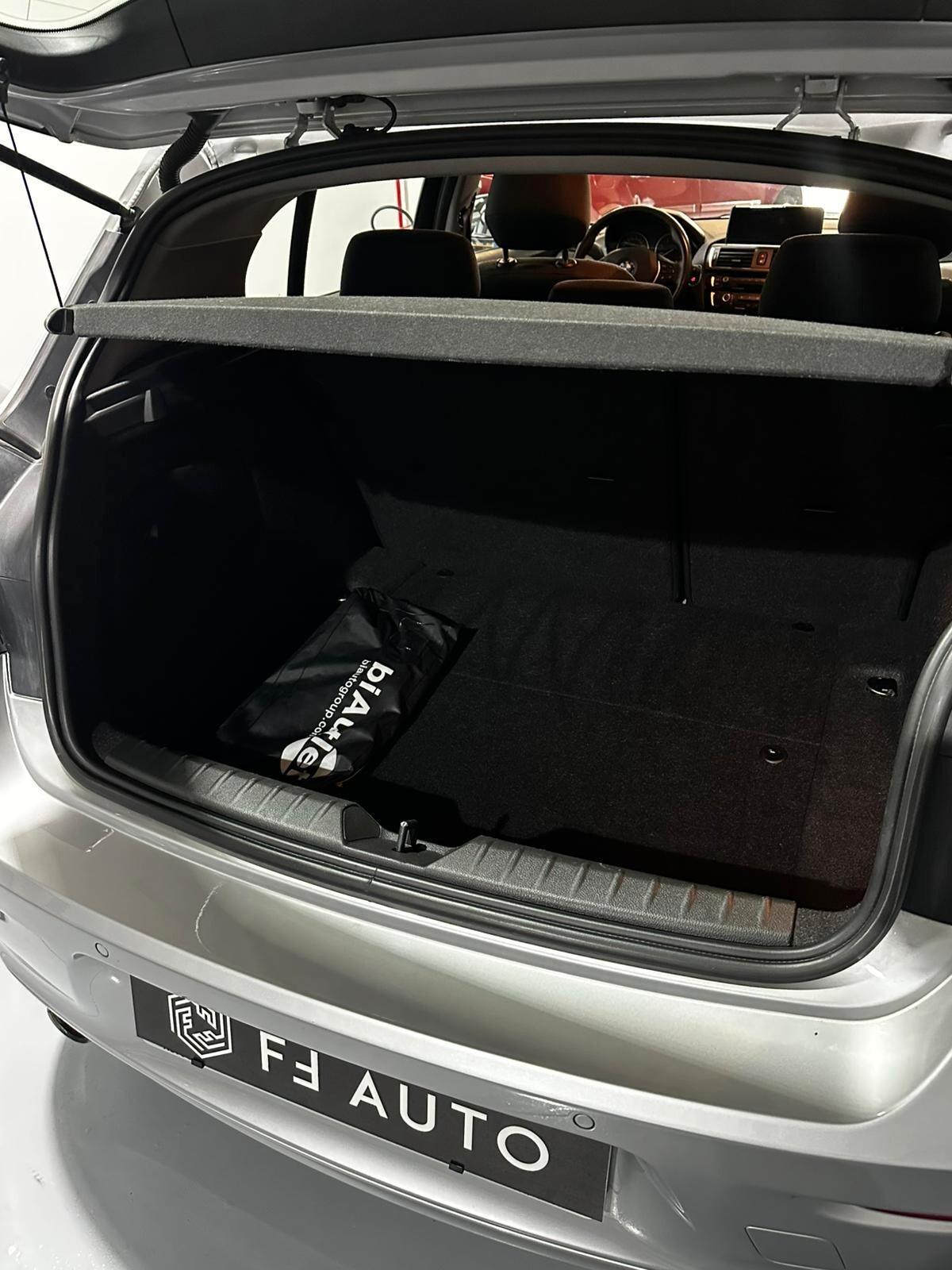 Bmw 116 120d 5p. Urban