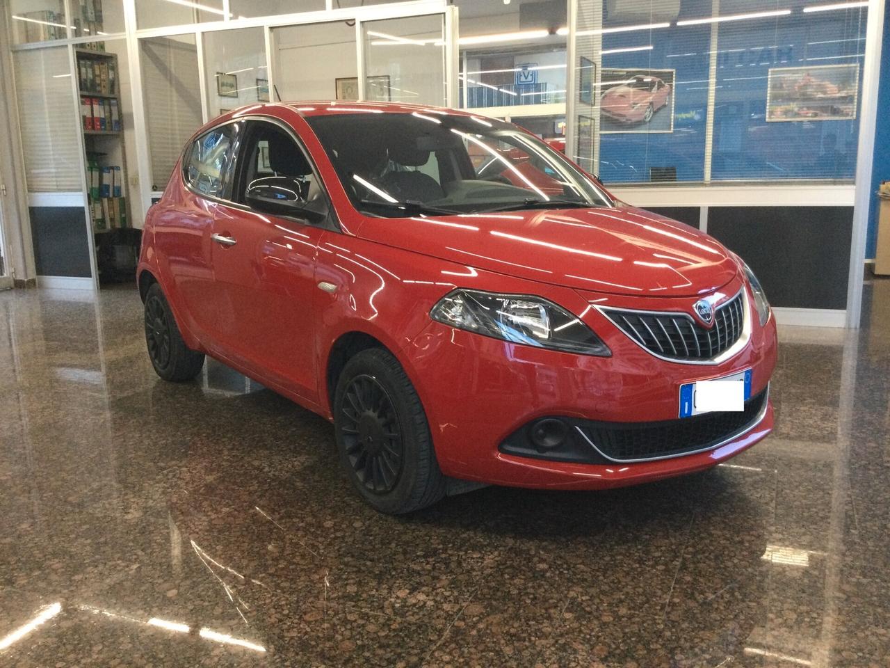 Lancia Ypsilon 1.0 FireFly 5 porte S&S Hybrid Ecochic Silver