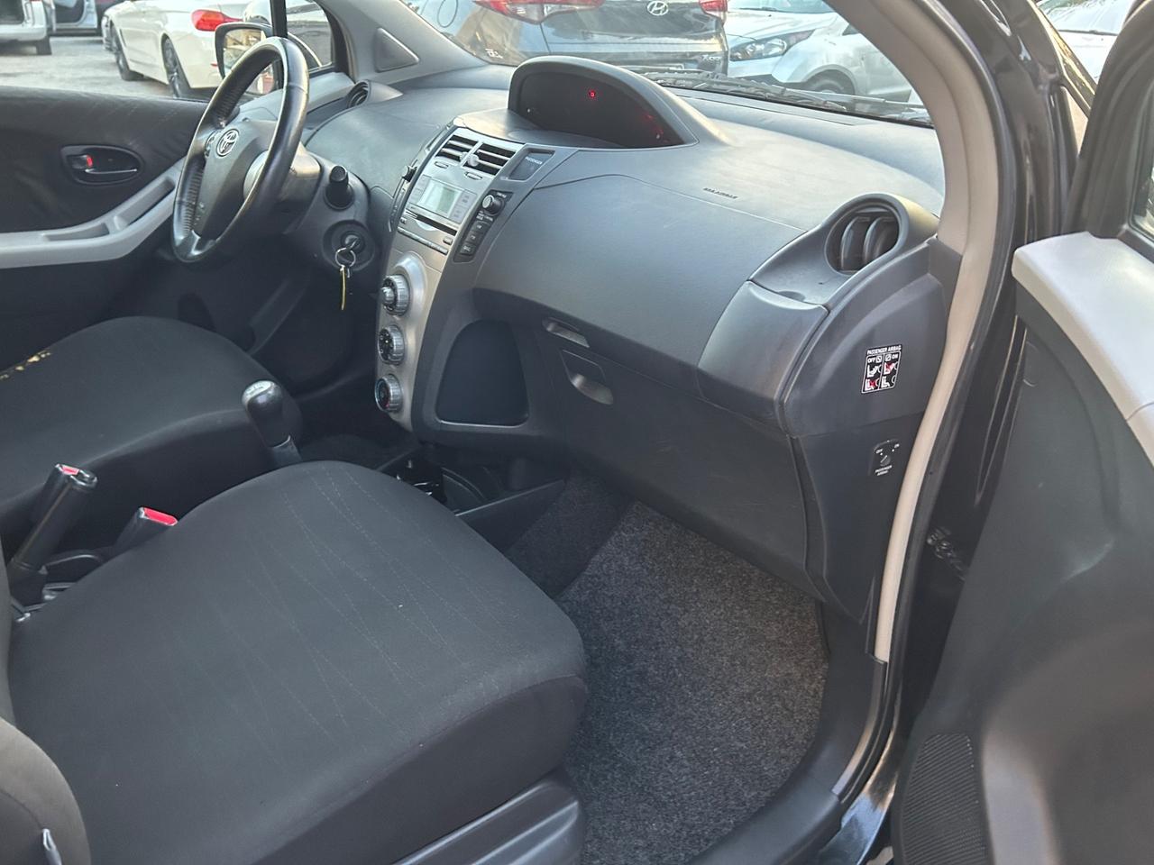 Toyota Yaris 1.0 5 porte Sol