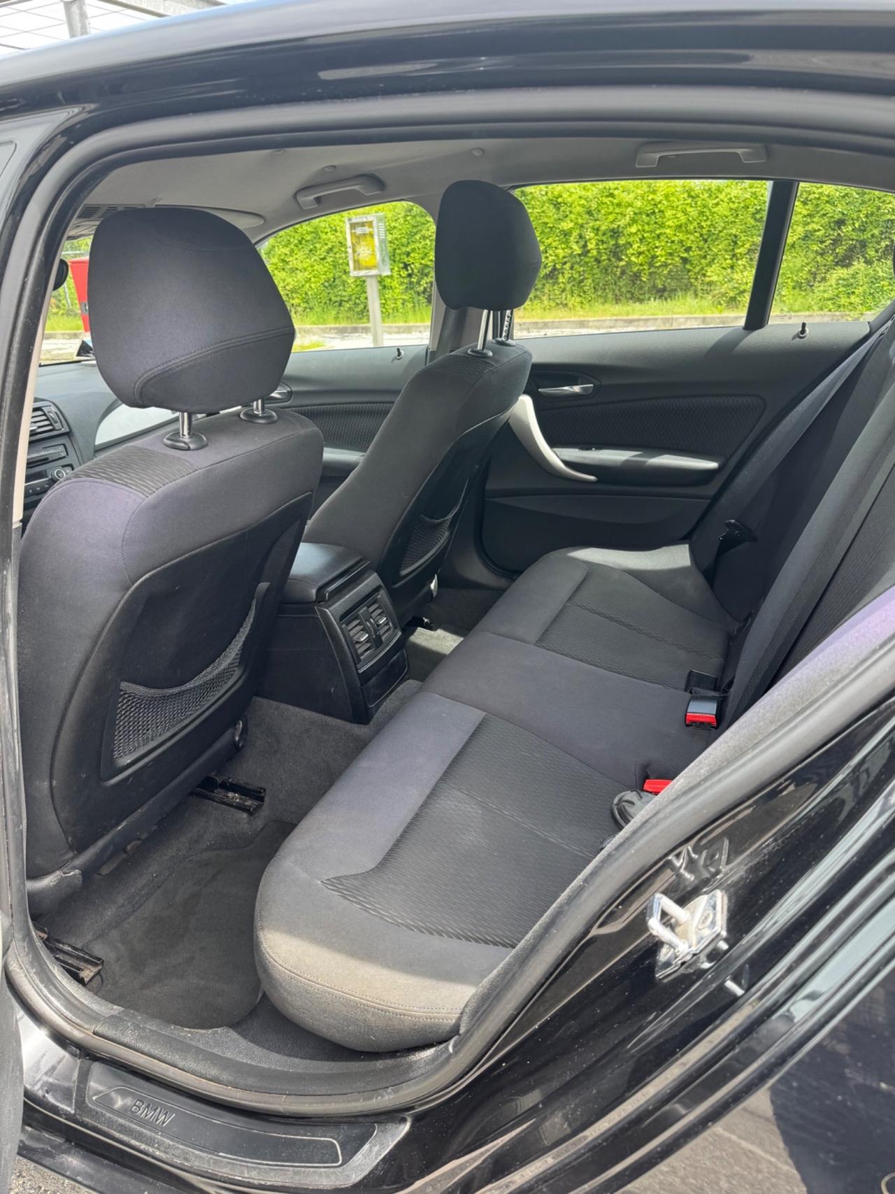 Bmw 116 116d 5p. Urban