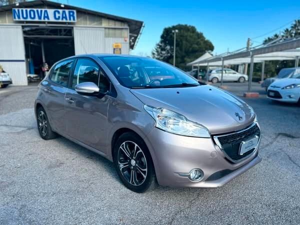 Peugeot 208 1.4 HDi 68 CV 5 porte Allure