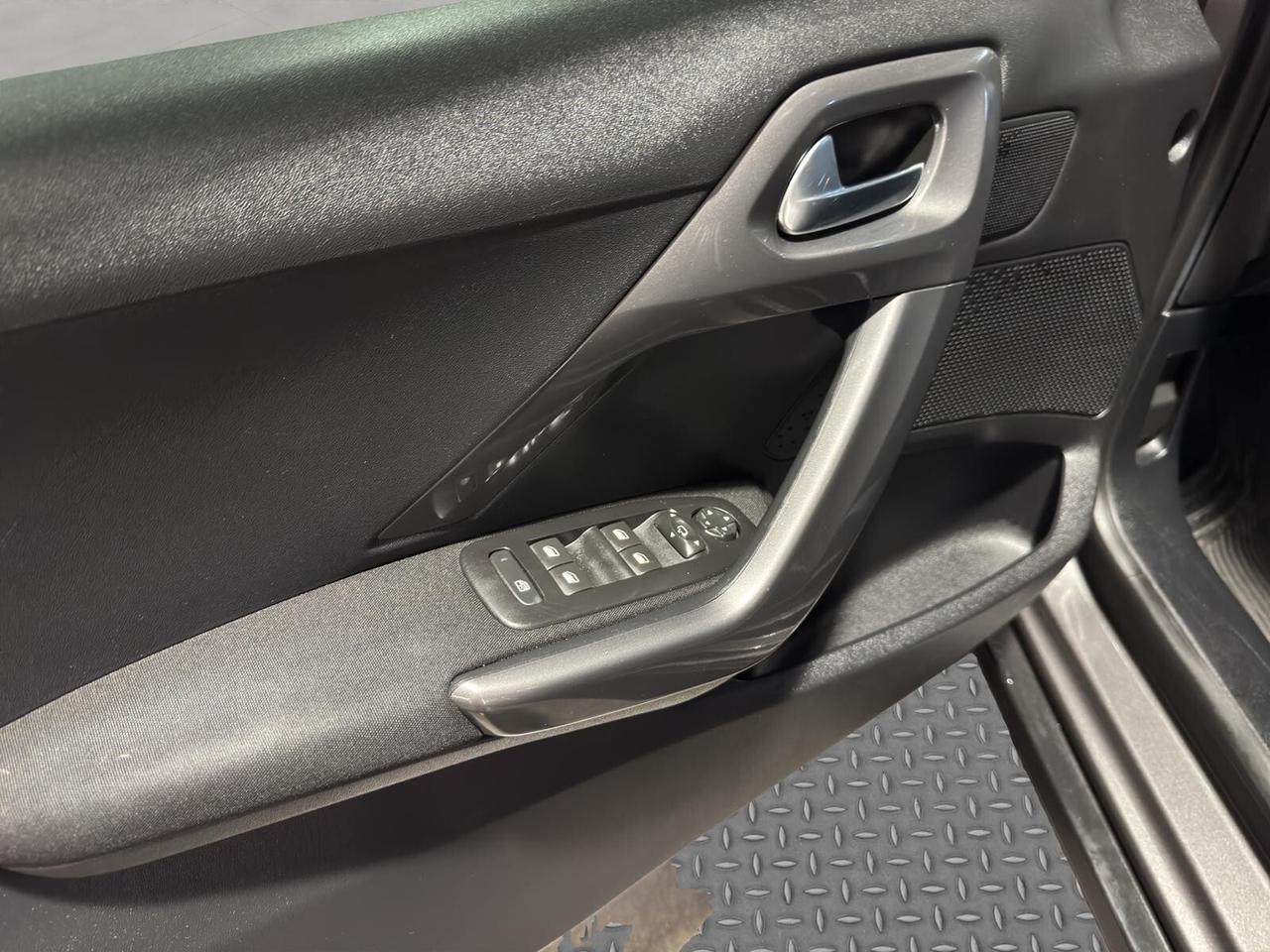 Peugeot 2008 1.6 bluehdi 100cv Allure 2018