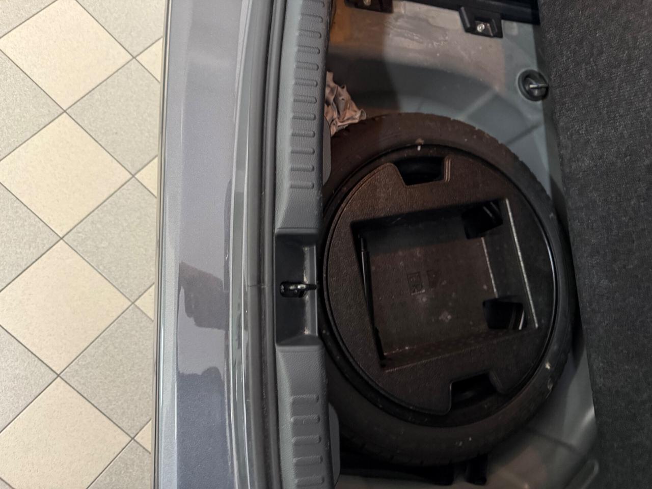 Toyota Yaris 1.5 Hybrid 5 porte Business