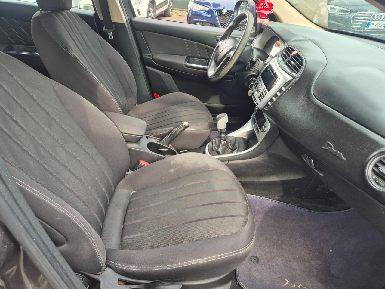 Lancia Delta 1.6 MJT DPF Platino