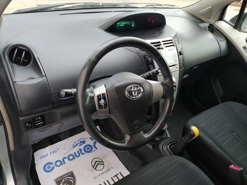 Toyota Yaris Yaris 5p 1.0 Sol