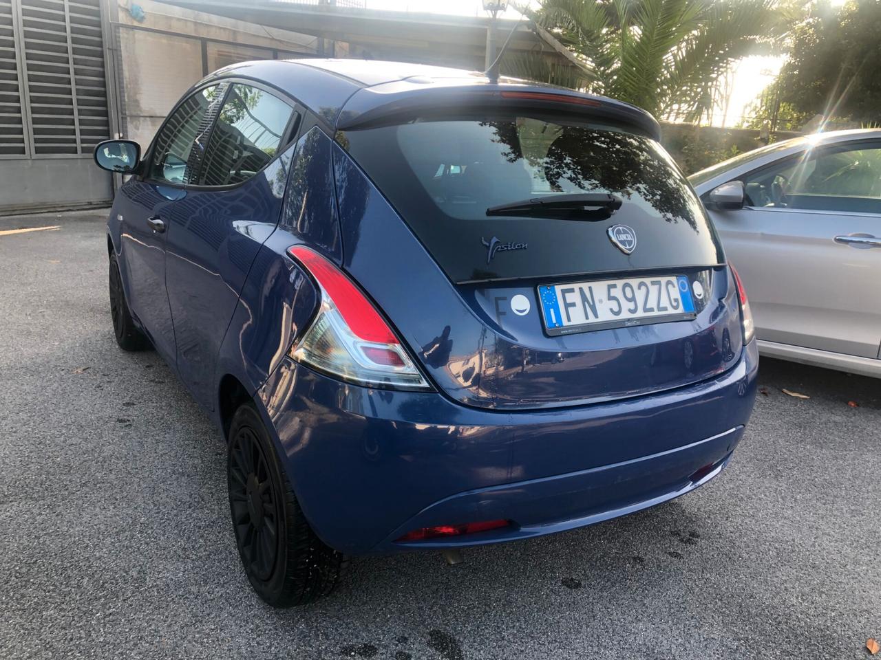 Lancia Ypsilon 1.2 69 CV 5 porte Unyca