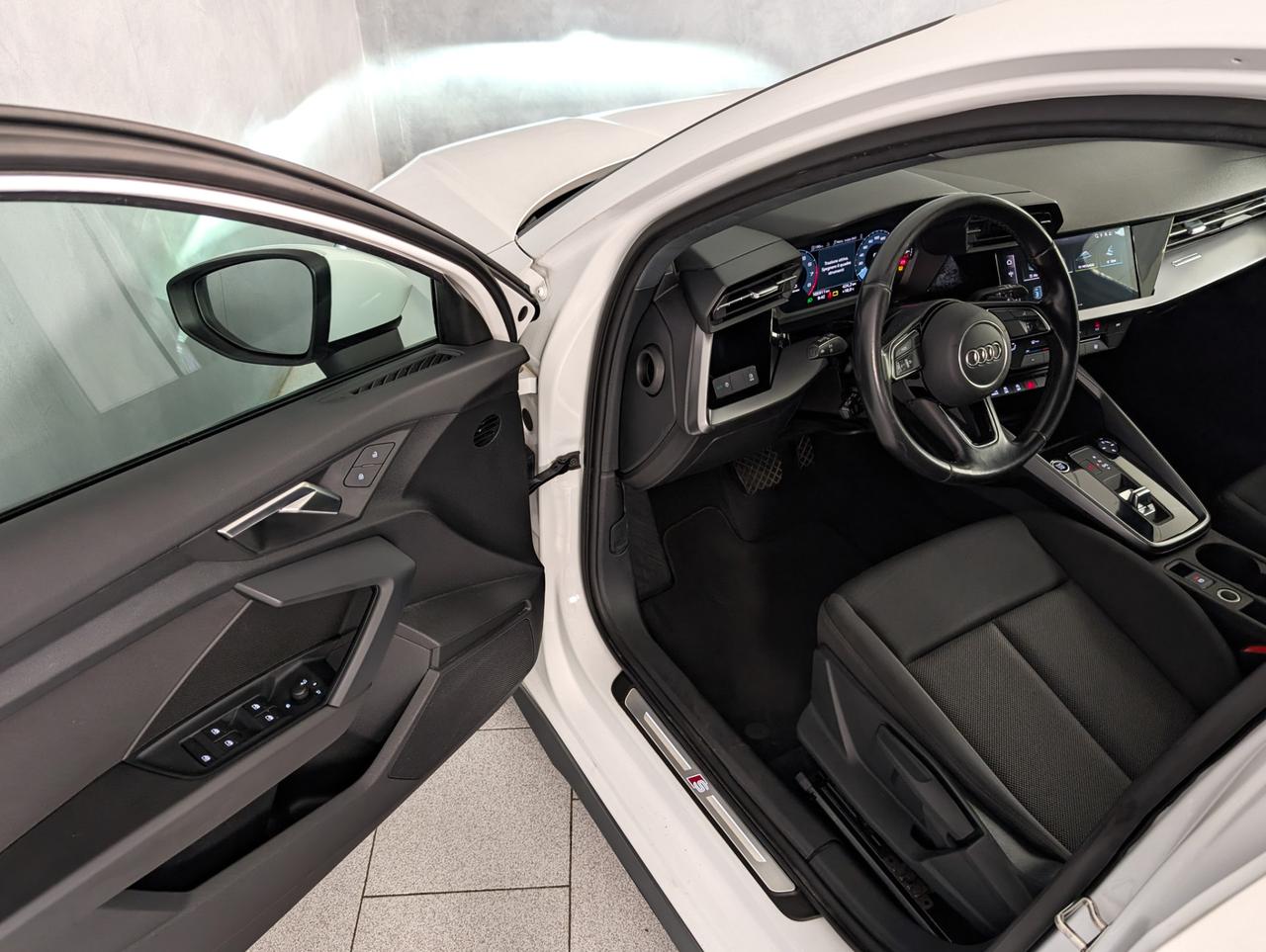 Audi A3 35 TFSI MHEV S-tronic S Line Edition