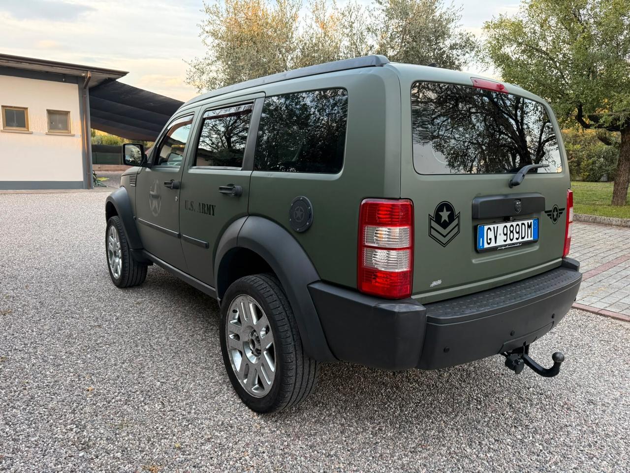 Dodge Nitro 2.8 CRD Automatico – Assetto Rialzato – 3 Set Ruote – Gancio Traino