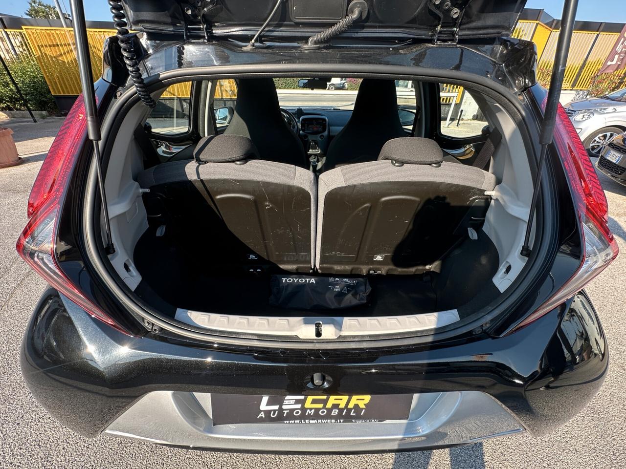 TOYOTA Aygo Connect 1.0 VVT-i 72 CV 5 porte x-fun