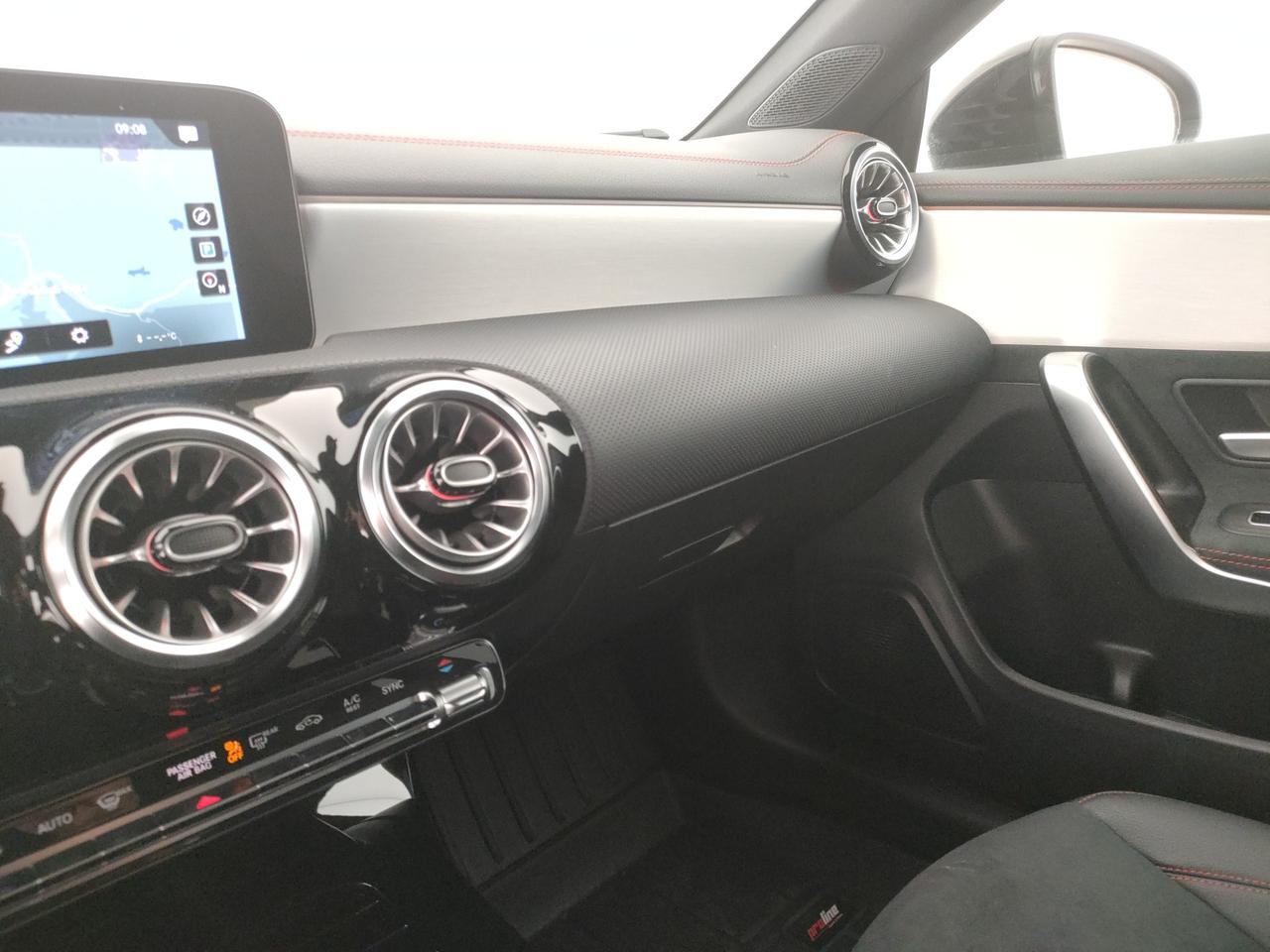 Mercedes-Benz CLA Shooting Brake 200 d Premium 4matic auto