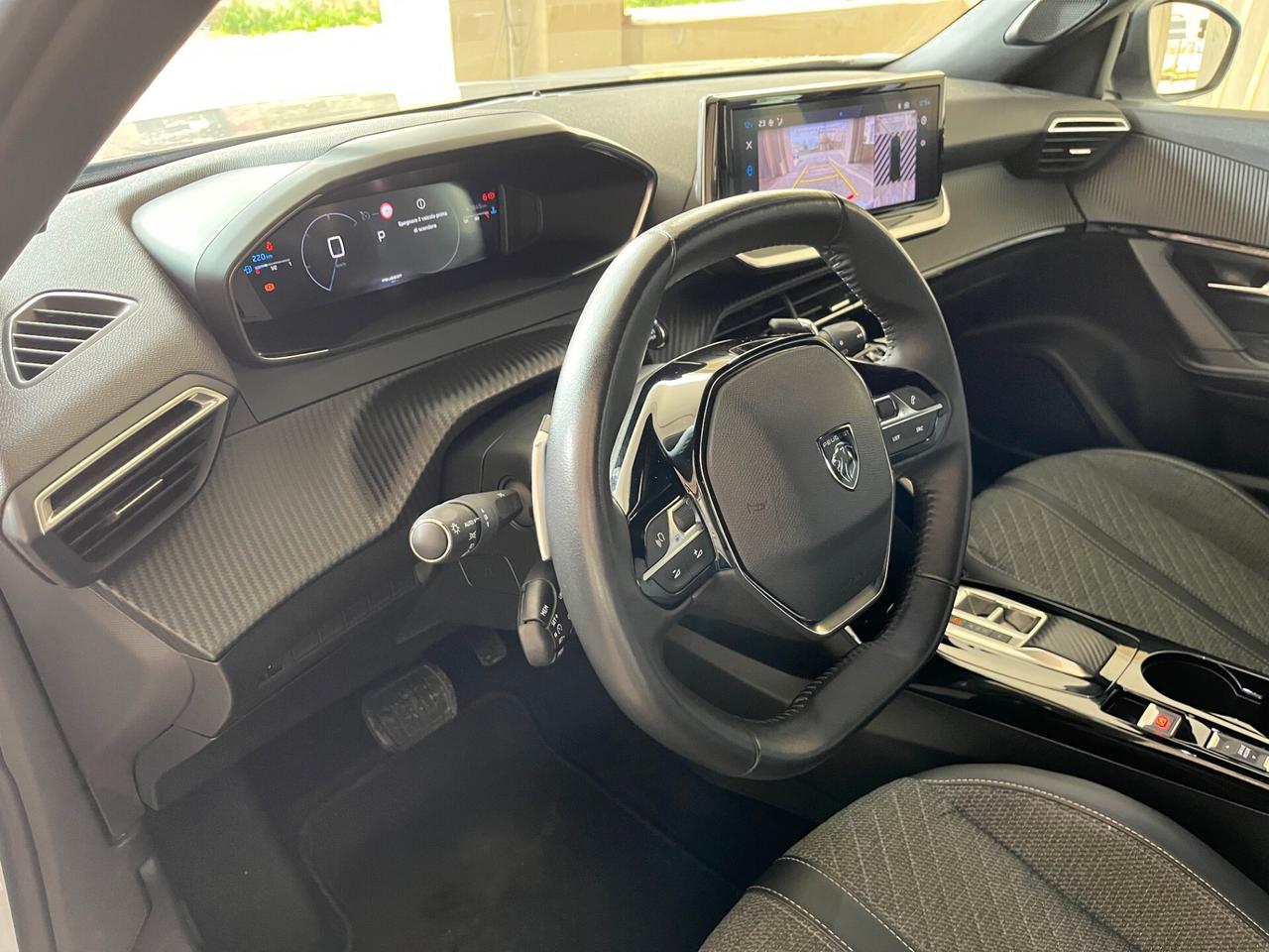 Peugeot 2008 BlueHDi 130 S&S EAT8 Allure