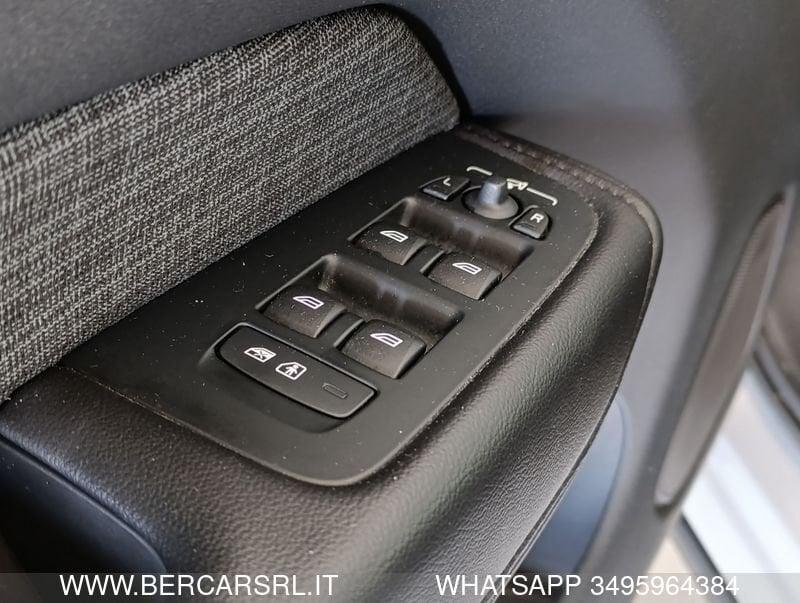 Volvo XC60 XC60 B4 (d) AWD automatico Essential