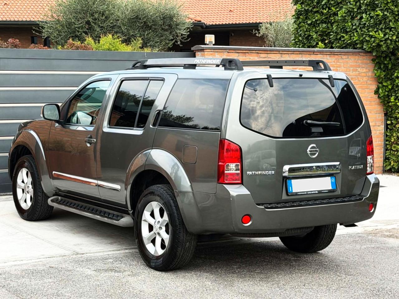 Nissan Pathfinder 2.5 dCi Platinum-7Posti-Navi,Pelle,Tetto-2010