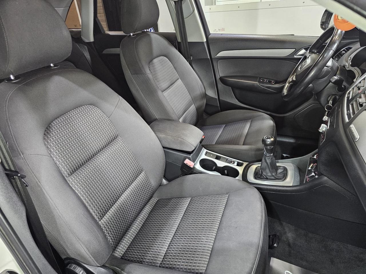 Audi Q3 2.0 TDI 140cv S line