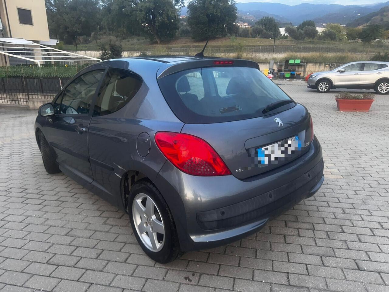 Peugeot 207 1.4 HDi 70CV 3p. Adatta neopatentati