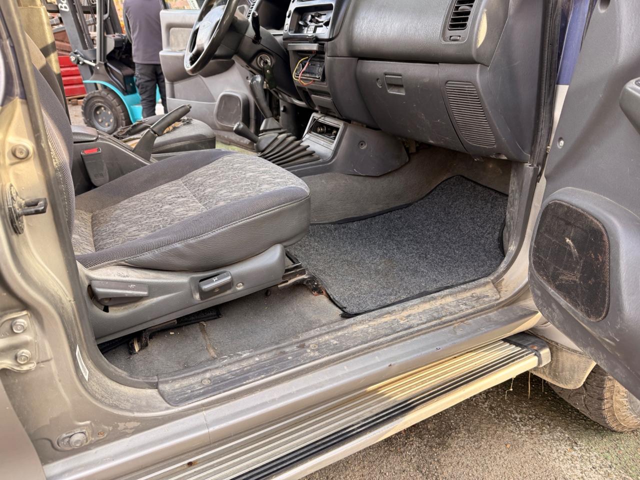 Mitsubishi L200 2.5 TDI 4WD Club Cab Pick-up GLX