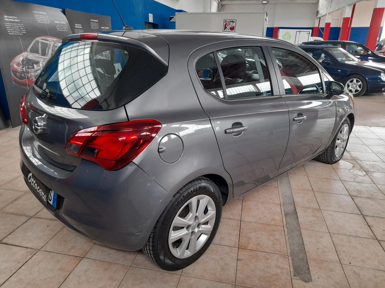 Opel Corsa 1.4 90CV 5 porte n-Joy