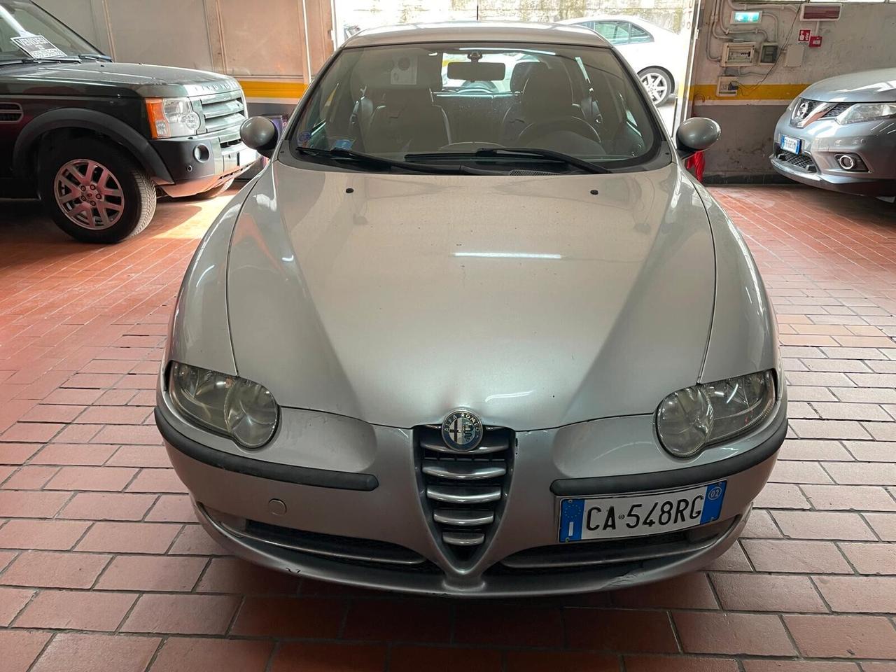 Alfa Romeo 147 1.6i 16V Twin Spark cat 5p. Distinctive