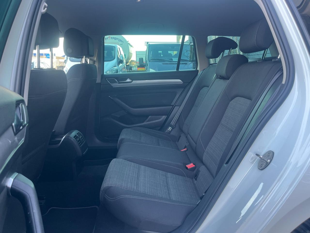 Volkswagen Passat Variant 1.6 TDI DSG Euro 6D-Temp