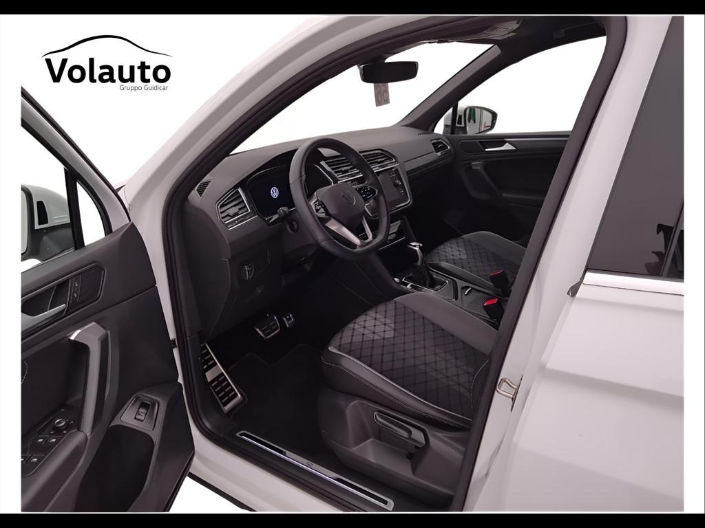 VOLKSWAGEN Tiguan II 2021 - Tiguan 1.5 tsi R-Line 150cv dsg