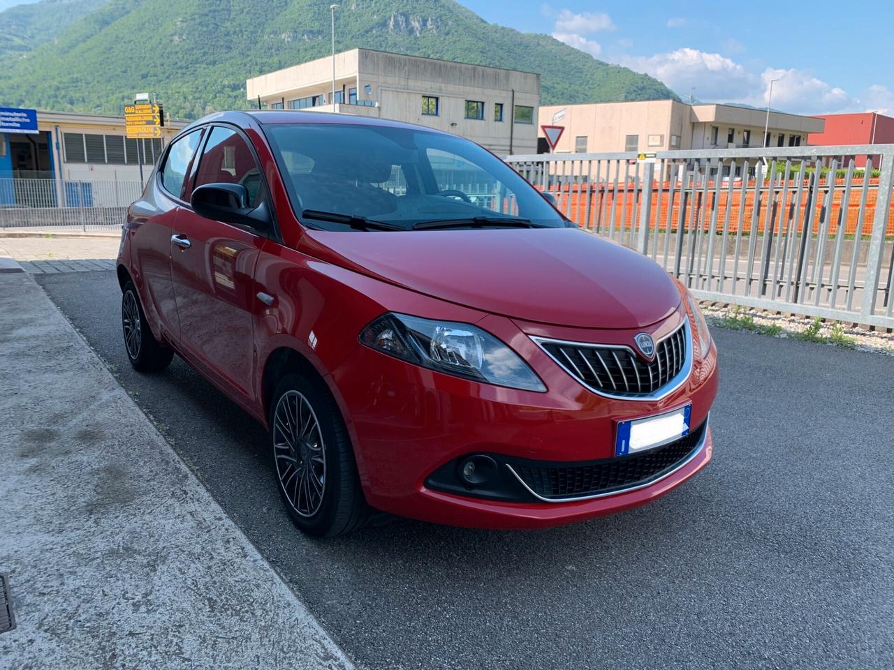 Lancia Ypsilon 1.0 FireFly 5 porte S&S Hybrid Ecochic Gold