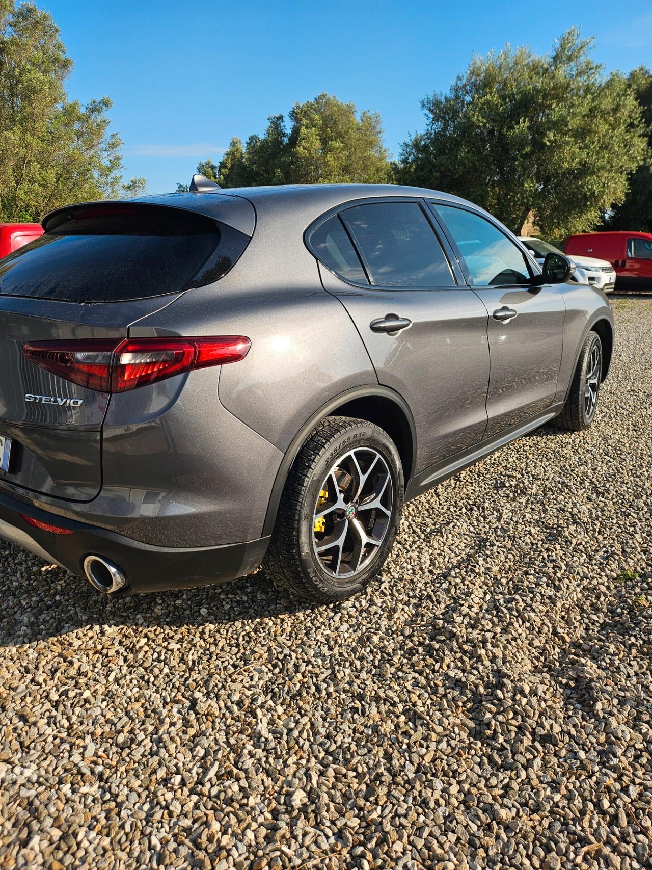 Alfa Romeo Stelvio 2.2 Turbodiesel 210 CV AT8 Q4 Executive