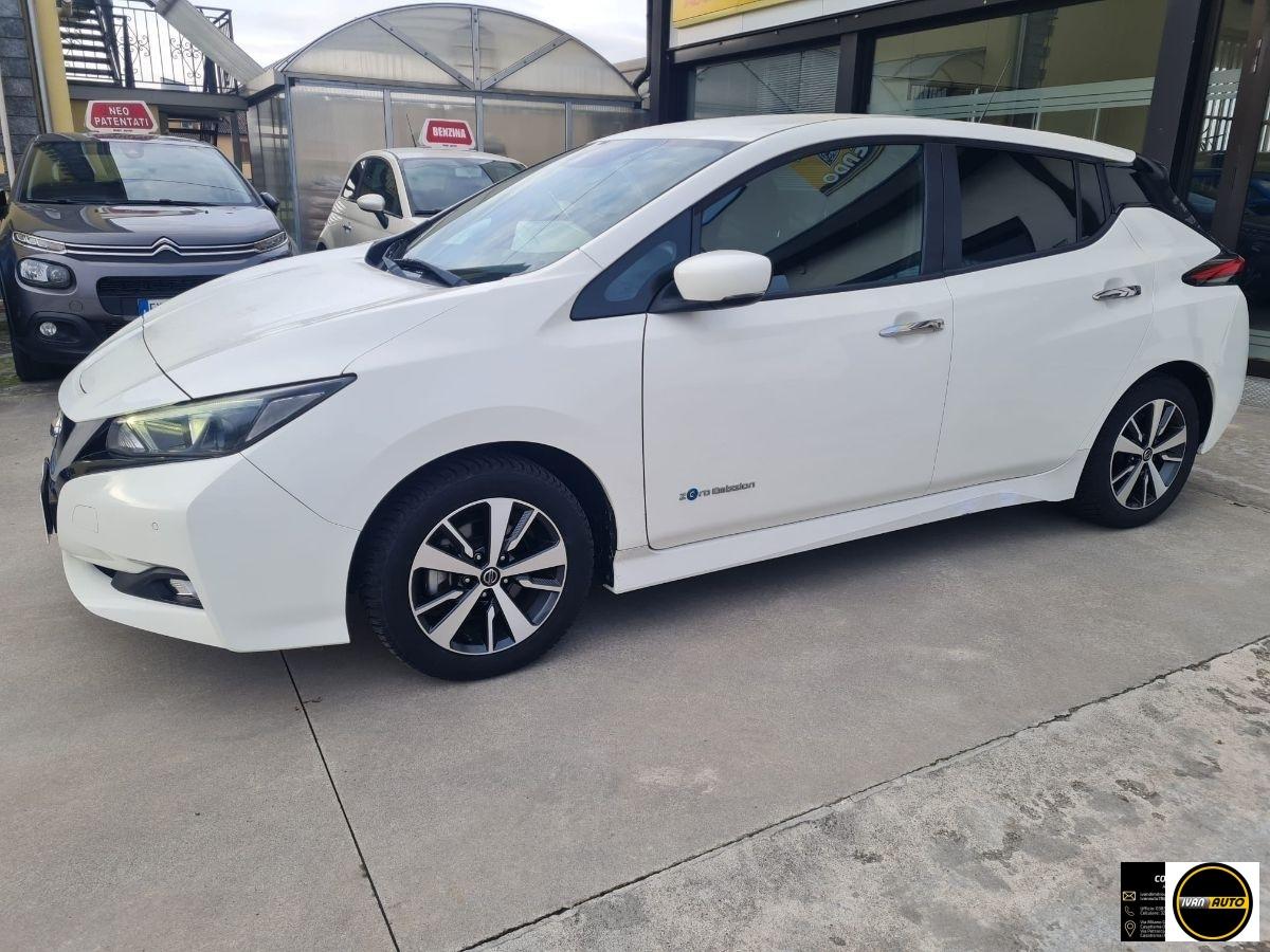 NISSAN Leaf Tekna 40 kWh-Elettrica-20.000 Km