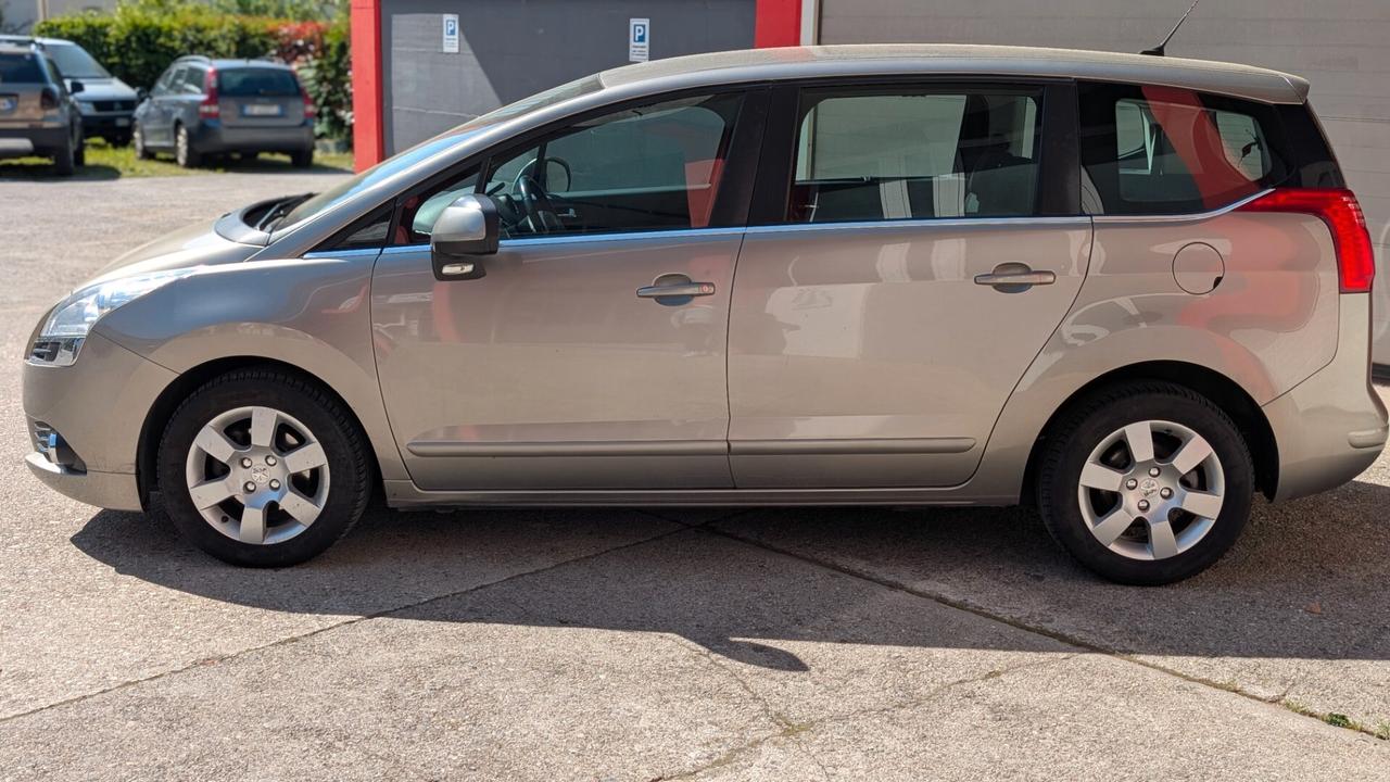 Peugeot 5008 1.6 HDi 112CV Premium