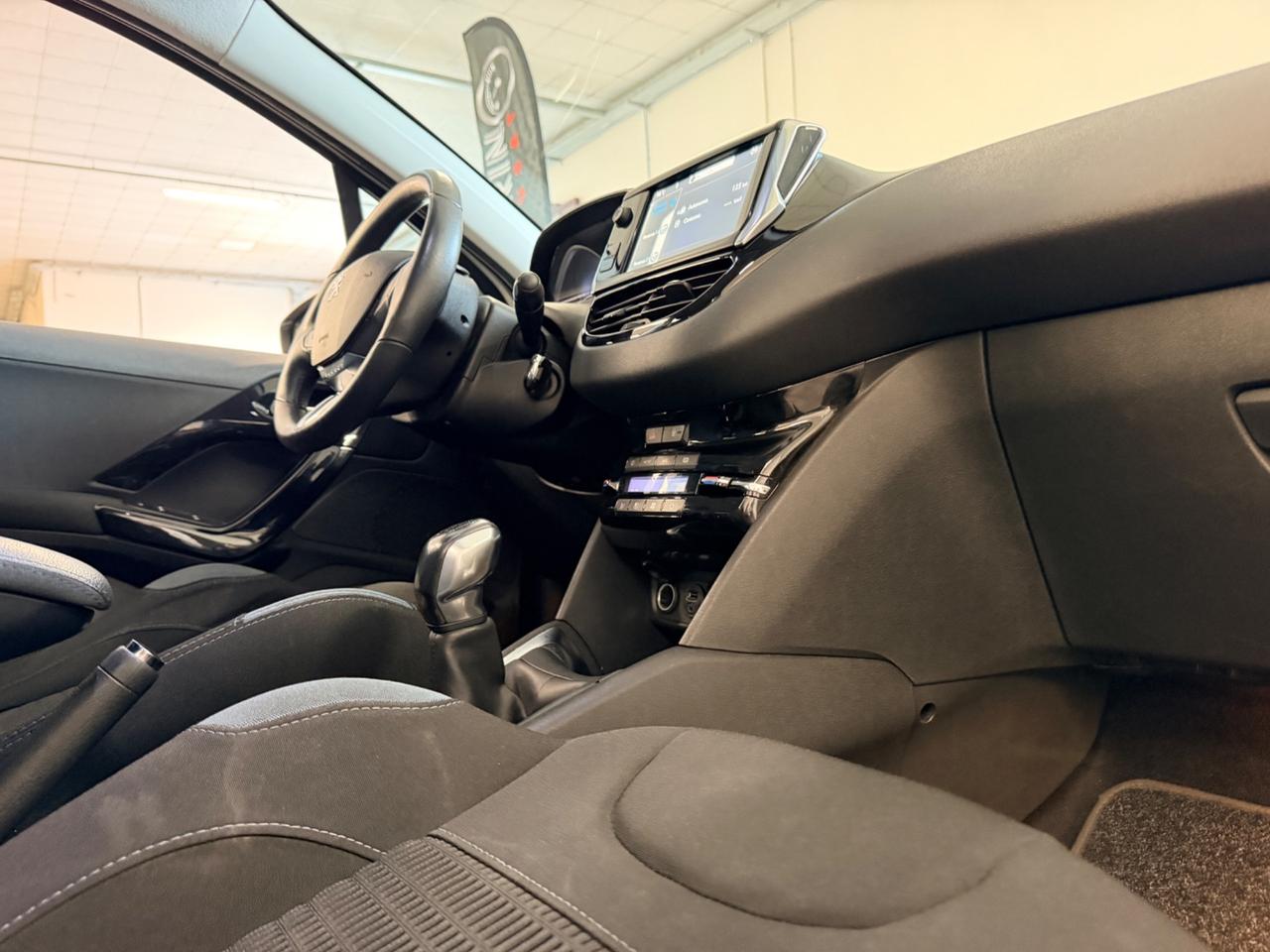 Peugeot 208 1.2 VTi 82 CV 5 porte Allure