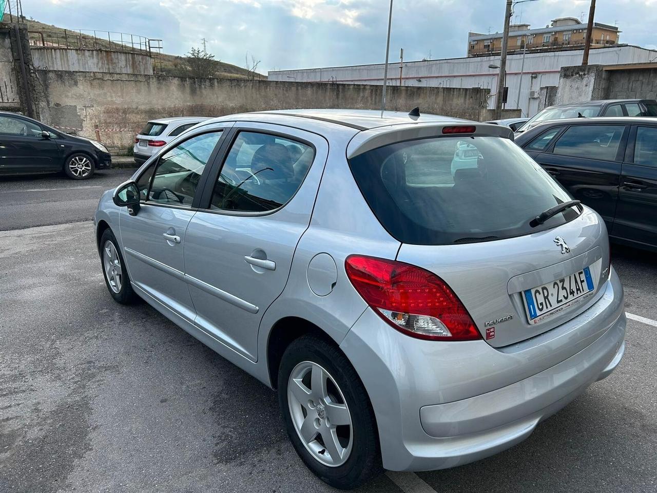 Peugeot 207 1.4 HDi 70CV FAP 5p. X Line