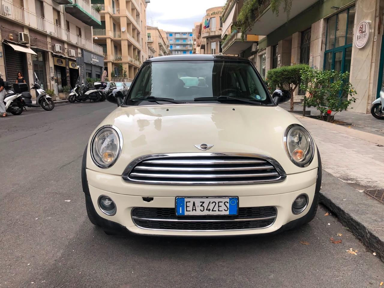 MINI Cooper D 1.6 Diesel – Cambio Automatico – Anno 2010