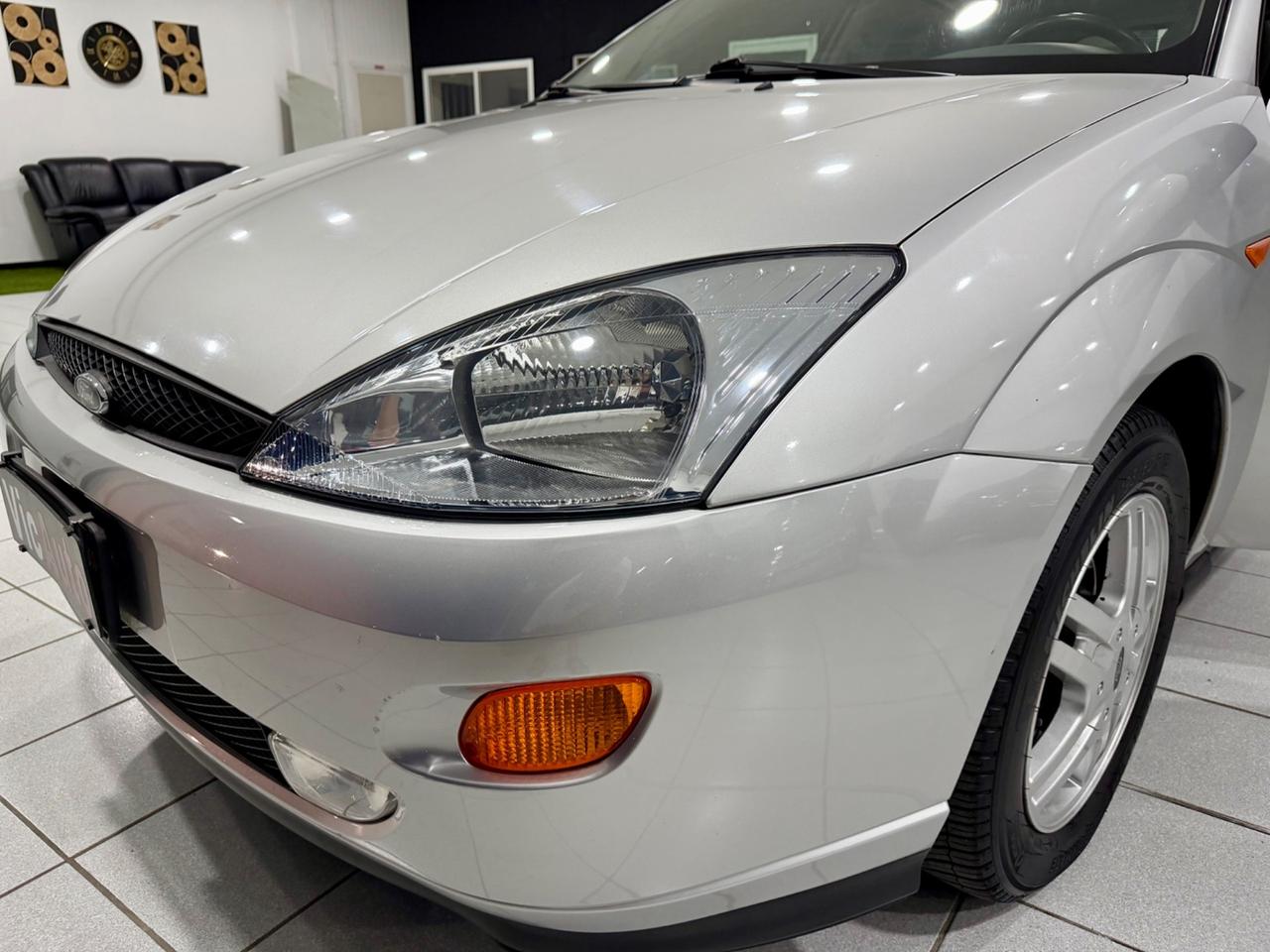 Ford Focus 1.6i 16V cat 5p. Zetec