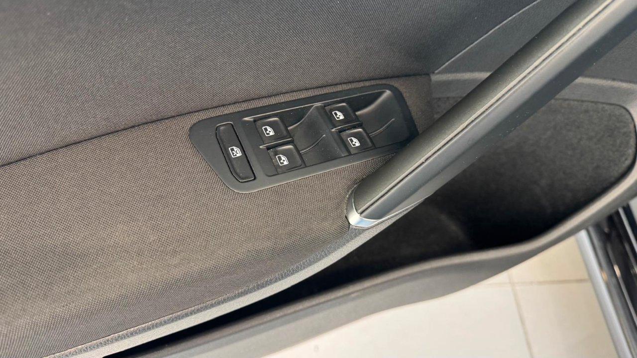 Volkswagen Golf 1.6 Tdi Highline 115 Cv.