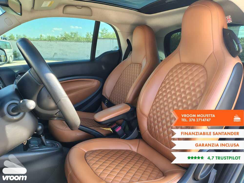 SMART fortwo EQ BRITISH GREEN PANORAMICA