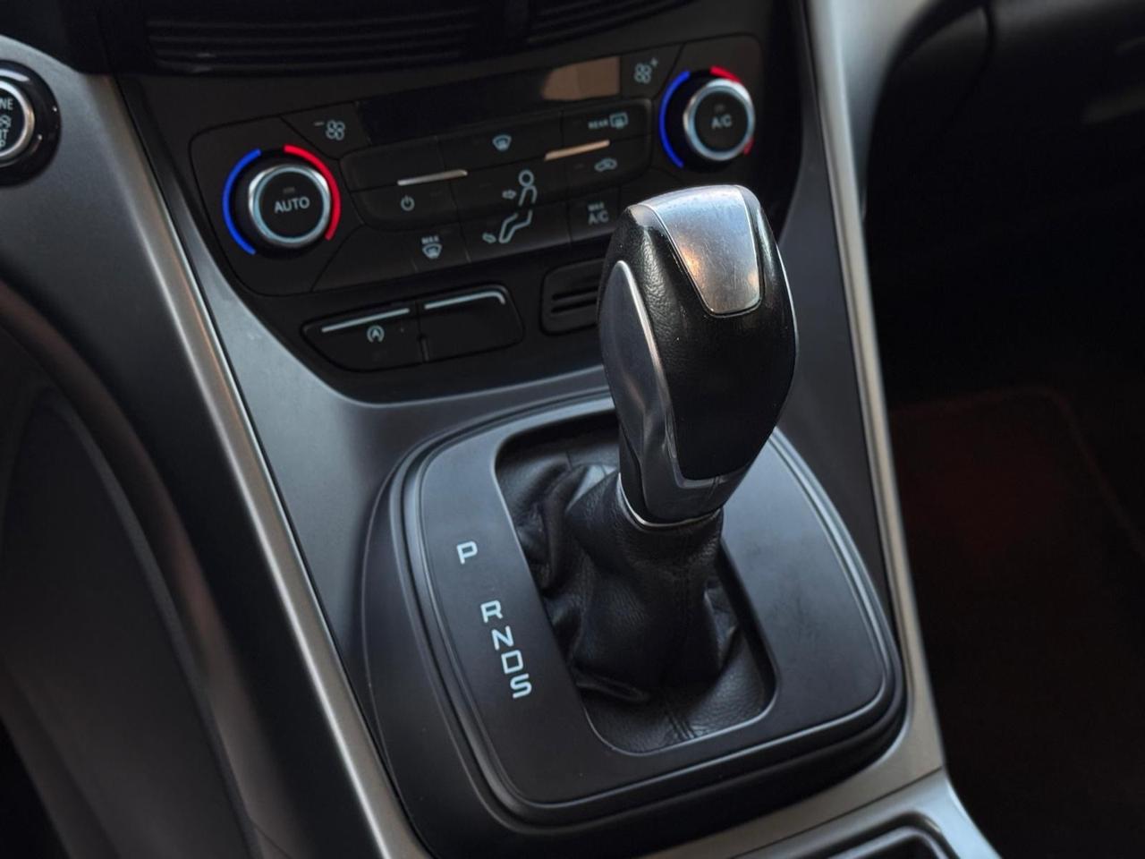 Ford Kuga 2.0 TDCI 120 CV S&S 2WD Powershift Business