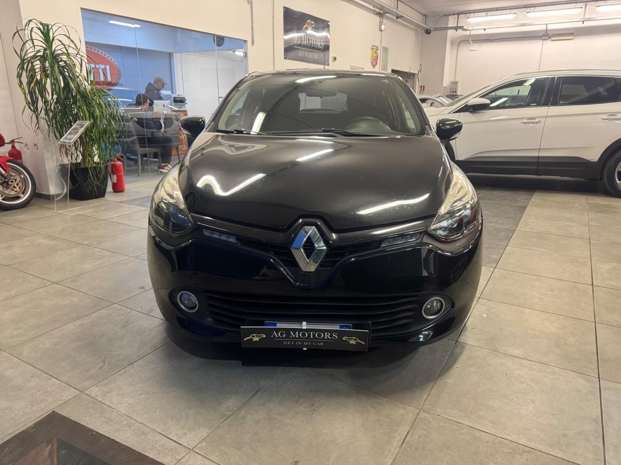 Renault Clio 1.2 75CV METANO 5 porte black look