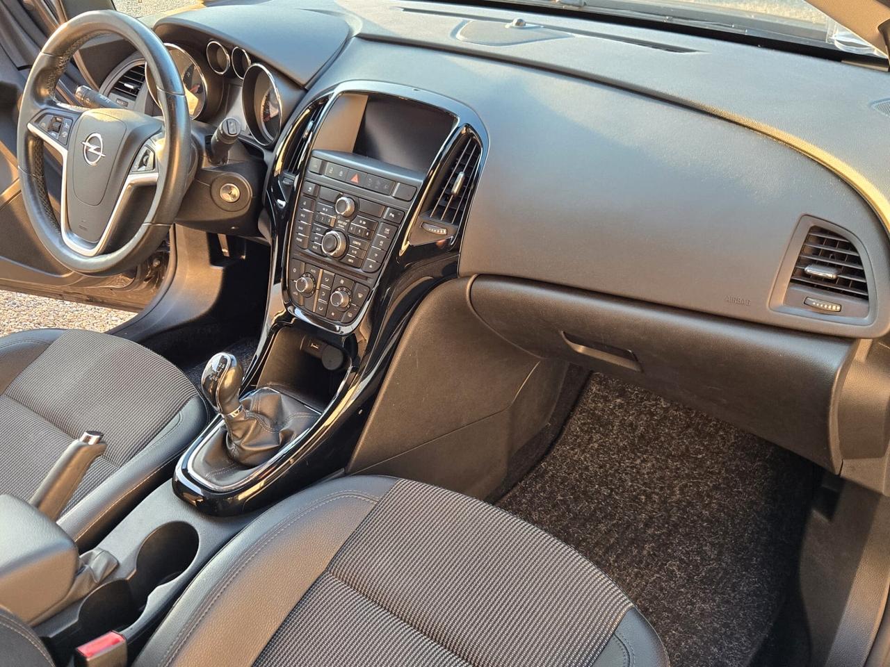 Opel Astra 1.4 Turbo Sports Tourer GPL Cosmo