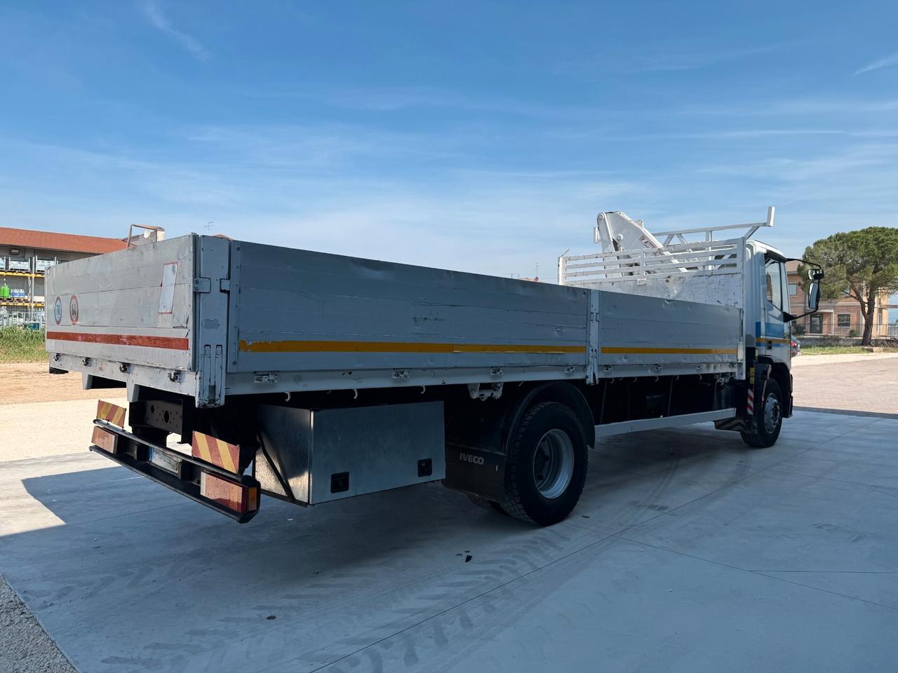 Iveco Eurocargo 150E18 cassone + gru SOLO EXPORT