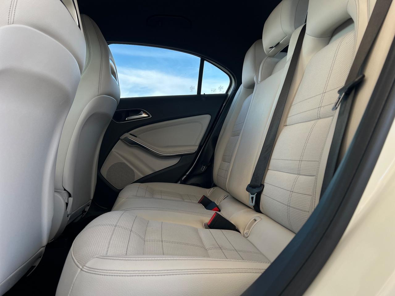 Mercedes-benz A 180 D 110 Cv Urban Style CRYSTAL GREY