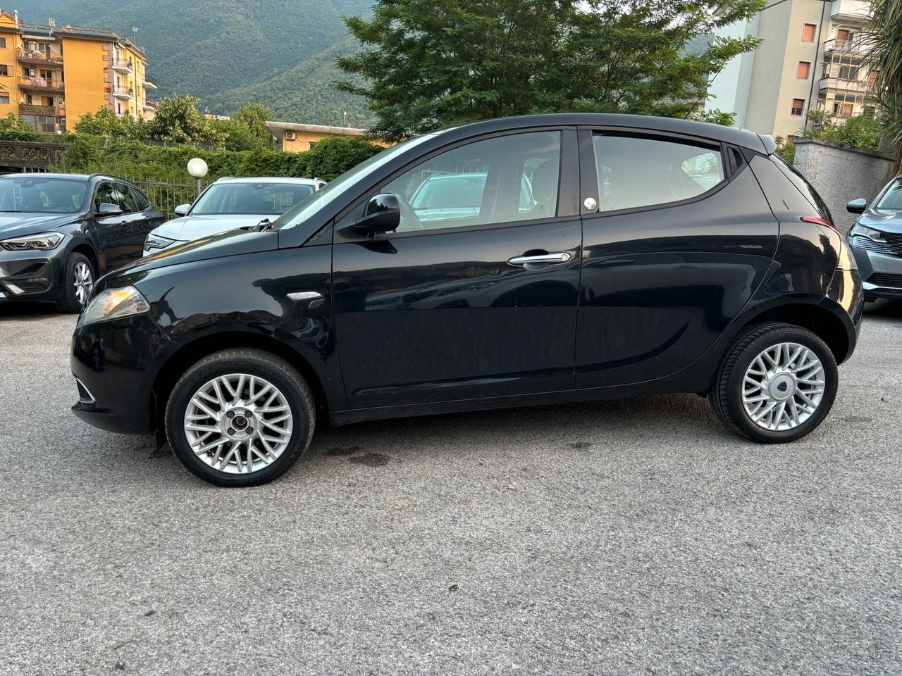Lancia Ypsilon 0.9 TwinAir 85 CV 5 porte Metano Ecochic Gold