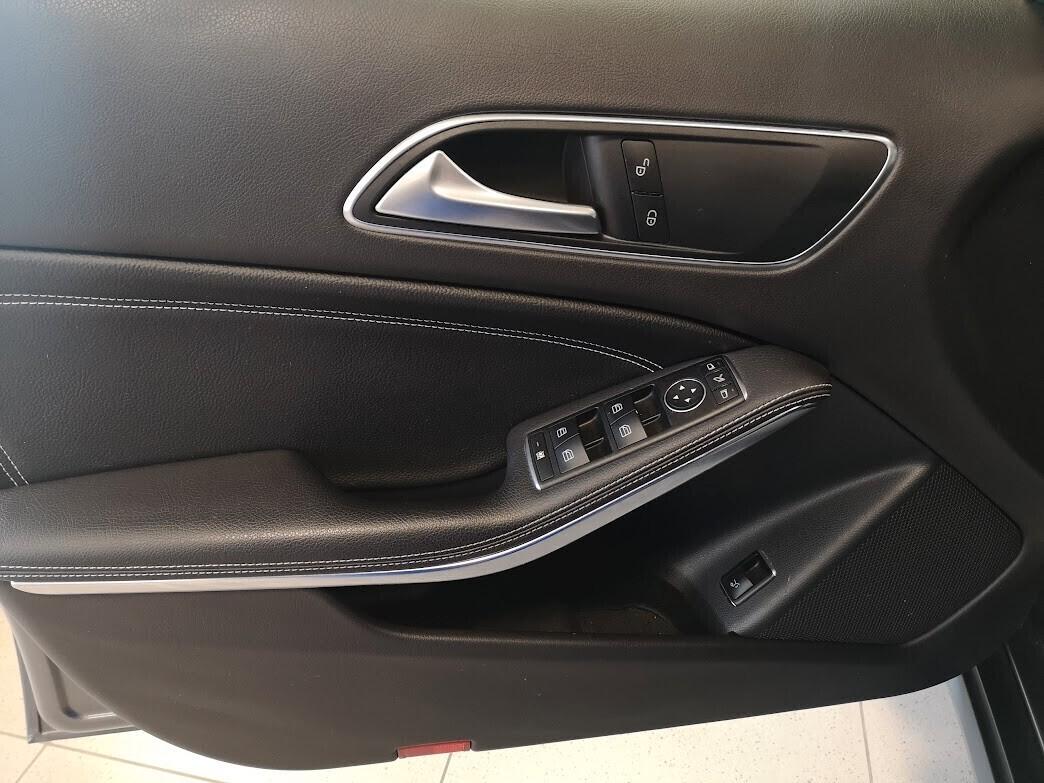 Mercedes-benz GLA 200 180 d Sport 4 MATIC