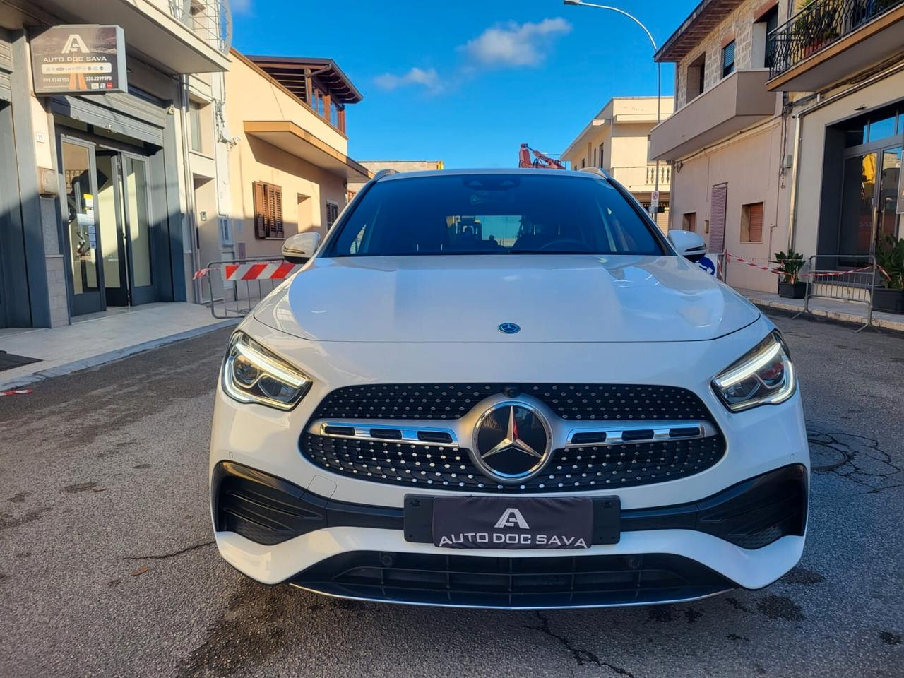 Mercedes Gla 200 d Automatic Premium+Fari Multibeam+Luci Ambiente..
