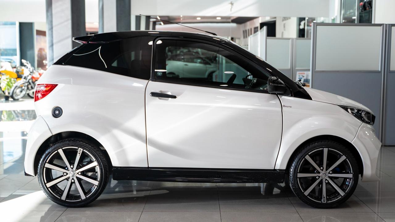 Aixam Coupe GTI COUPE' 16" ALPINE LED CARPLAY PELLE FULL OPTIONAL