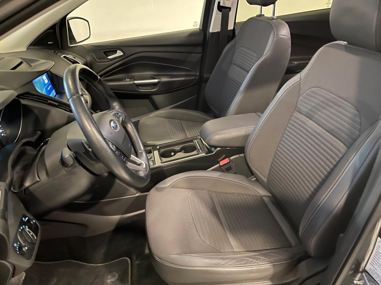 Ford Kuga 1.5 TDCI 120 CV S&S 2WD Powershift Titanium