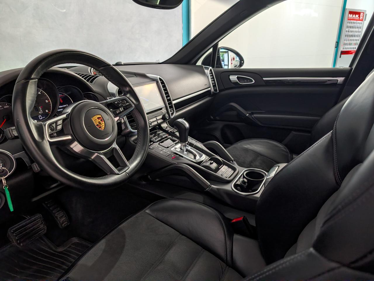 Porsche 3.0 Tiptronic Platinum Edition