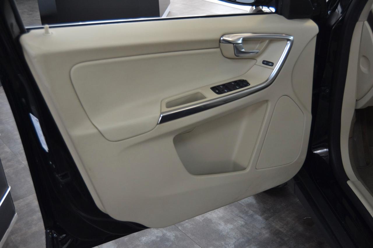 Volvo XC60 2.0 D3 Momentum KMDOC/Fatture/Tagliandi