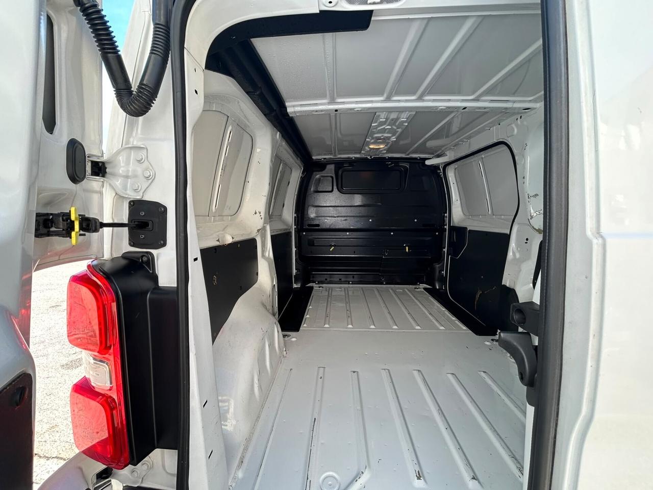 Peugeot EXPERT 4P 2.0 BLUEHDI 120 PREMIUM STANDARD