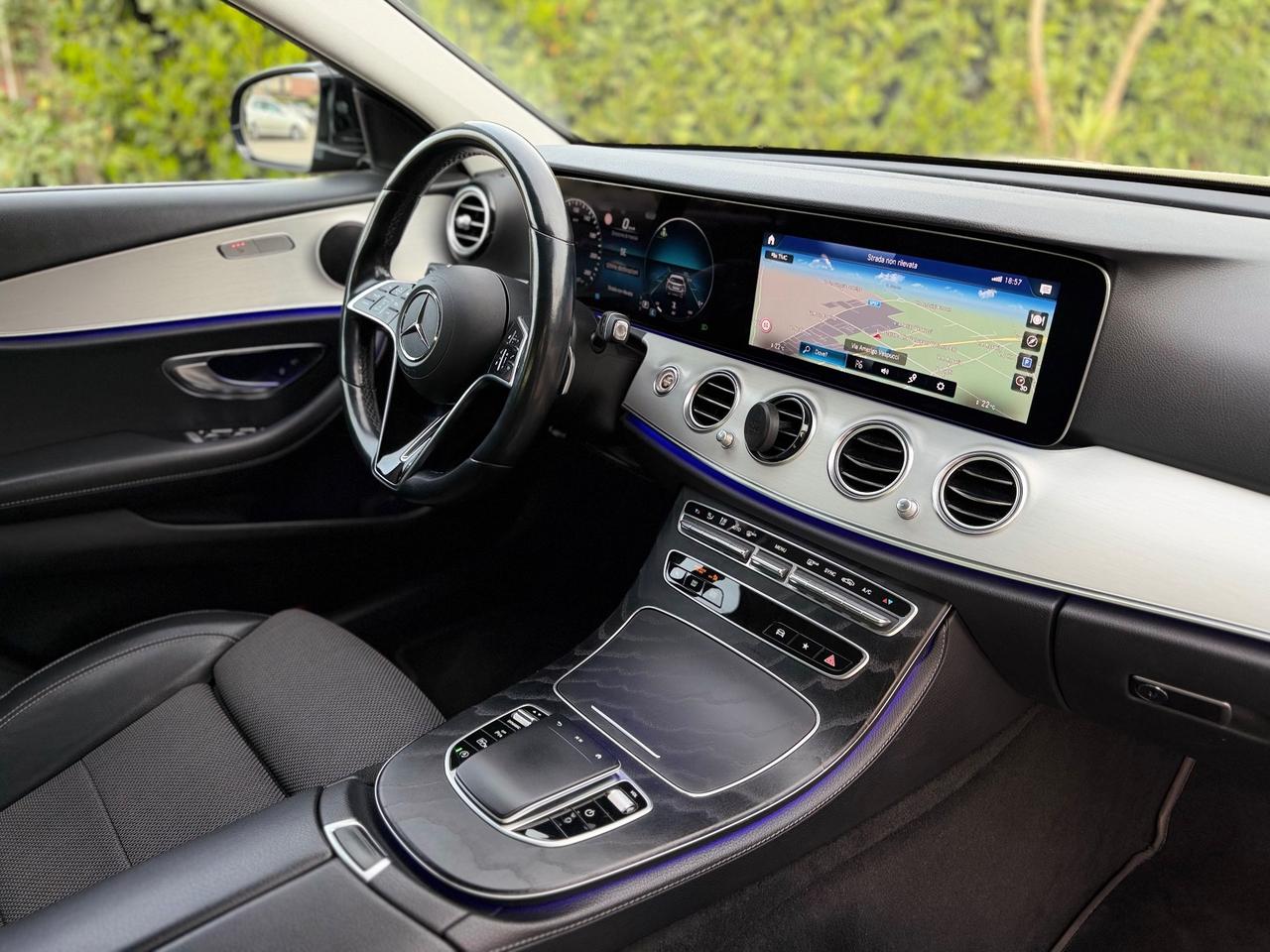 Mercedes-benz E 200d PREMIUM LED DISTRONIC FULL