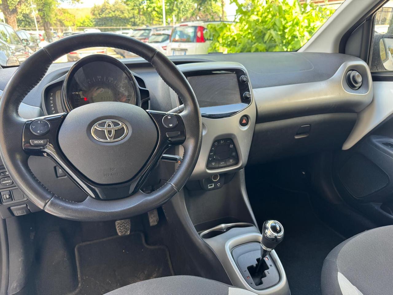 Toyota Aygo 1.0 VVT-i 69 CV 5 porte x-business MMT