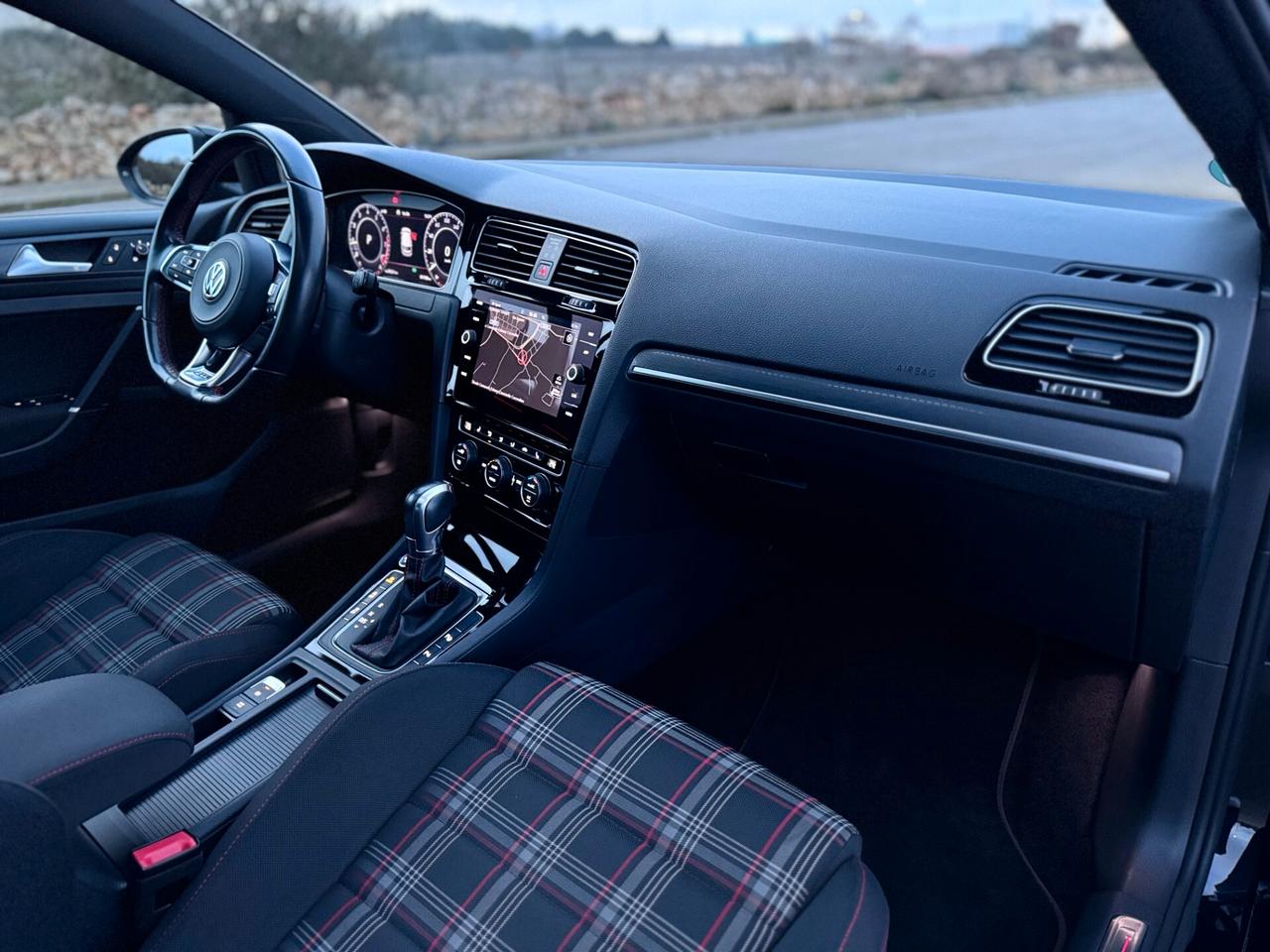 Volkswagen Golf 7.5 GTI Performance 245 CV TETTO*DSG*FULL